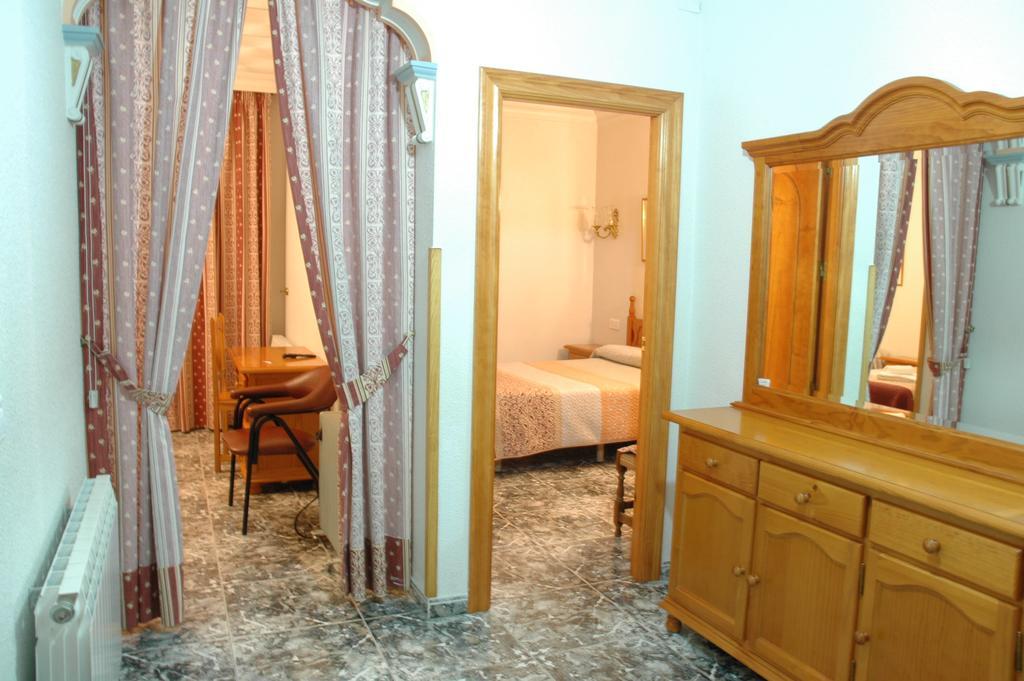 Hotel Plaza Manjón Villanueva Del Arzobispo Exterior foto